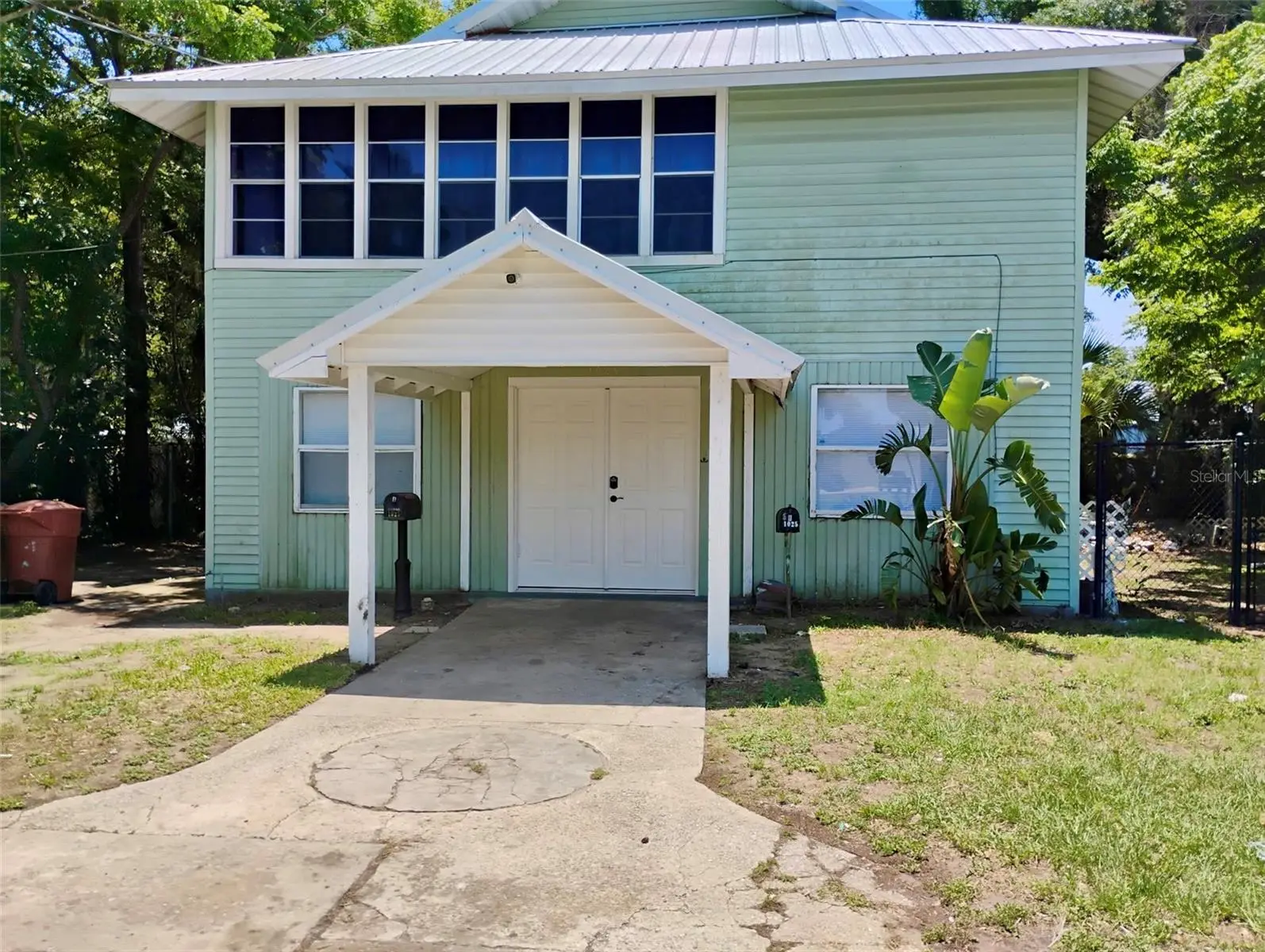 1025 Main Street, FL