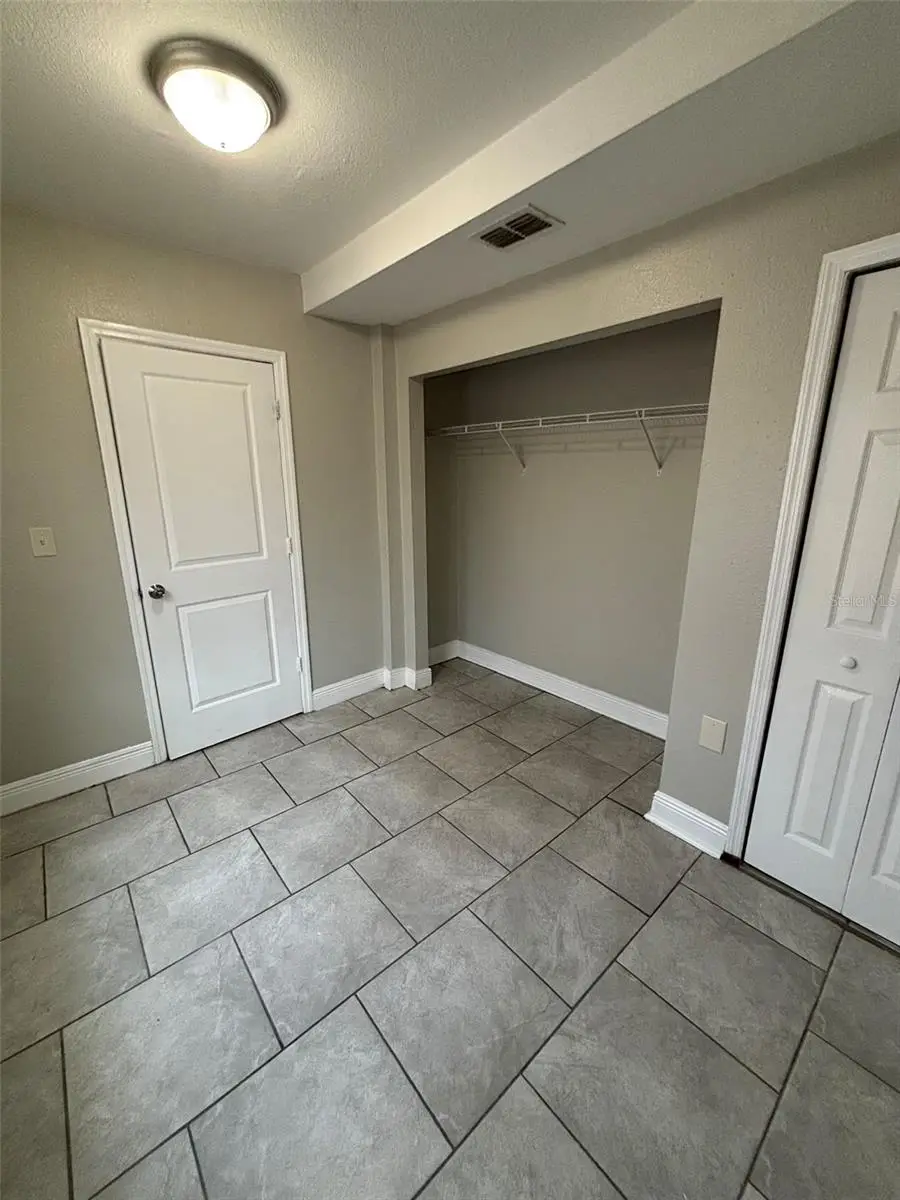 1025 Main Street, FL