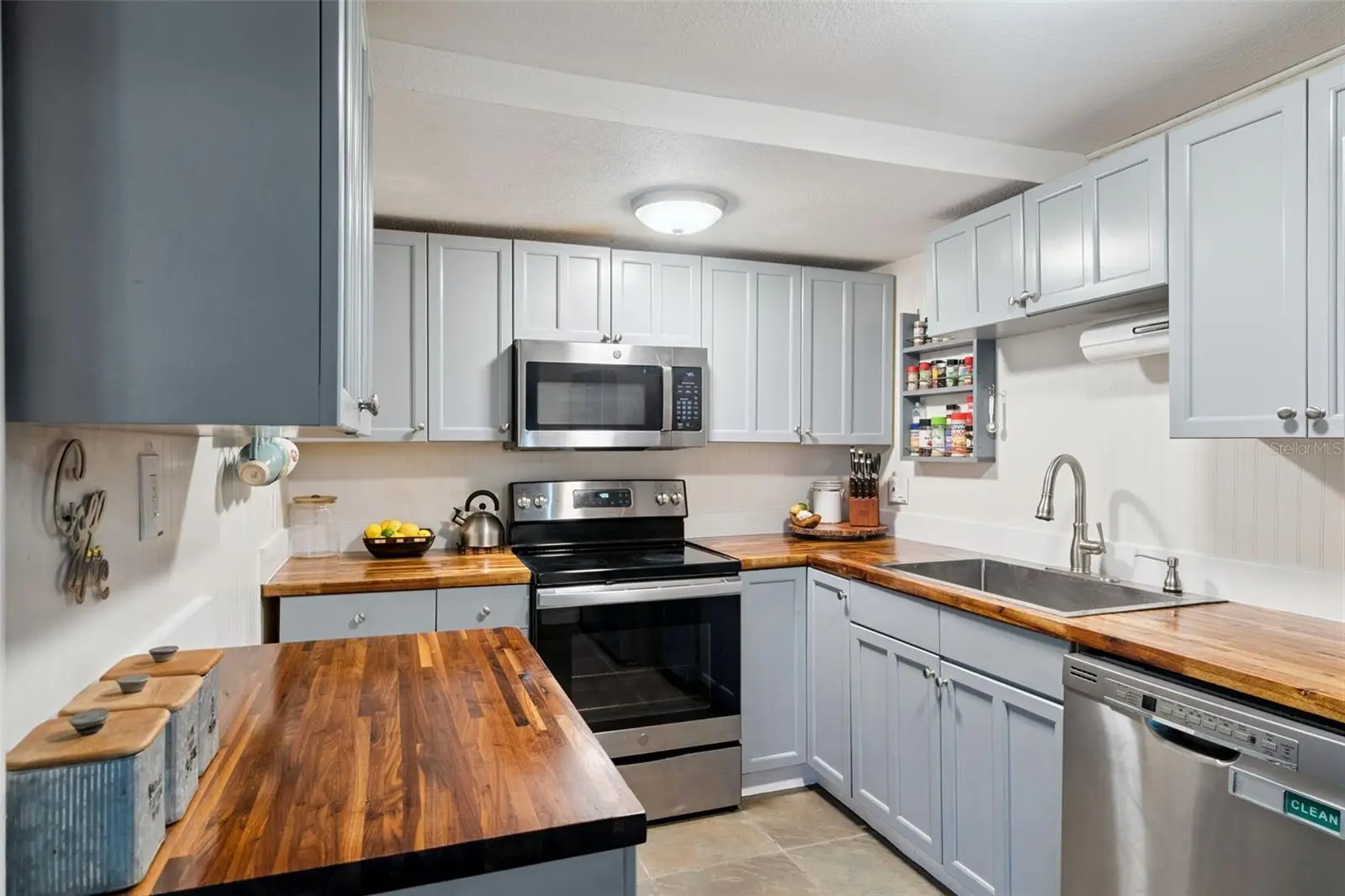 2112 9th Street, FL