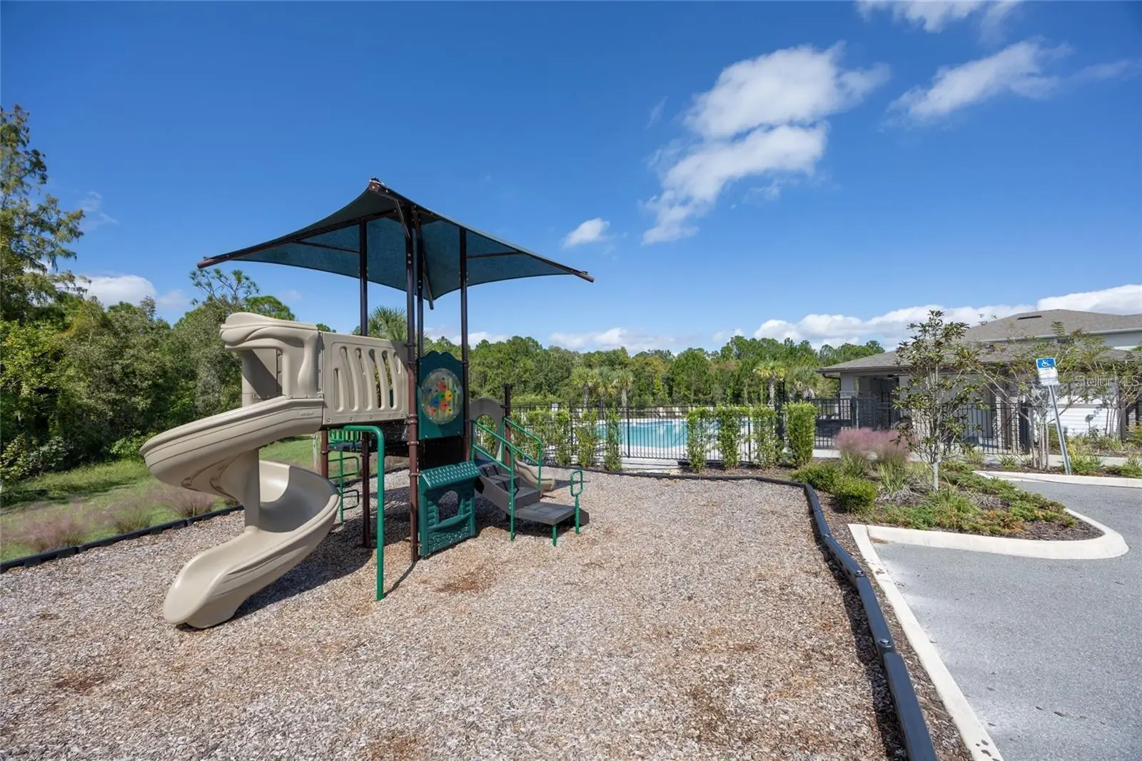 374 Pine Tree Bridge Trail, FL