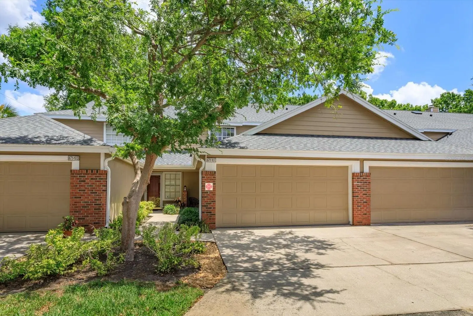 671 Post Oak Circle, FL