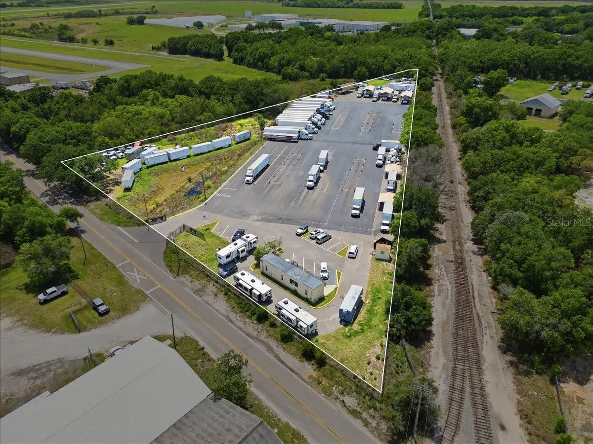 100 Airport Road, FL