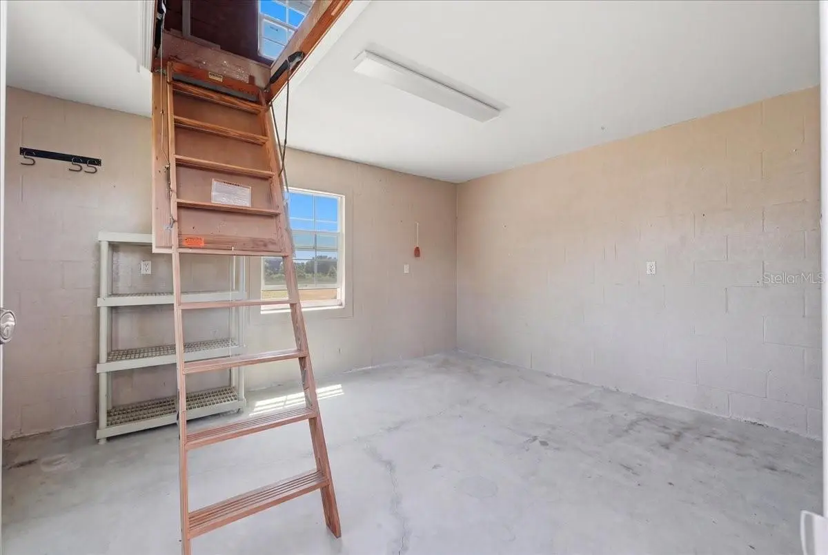 572 Meandering Way, FL