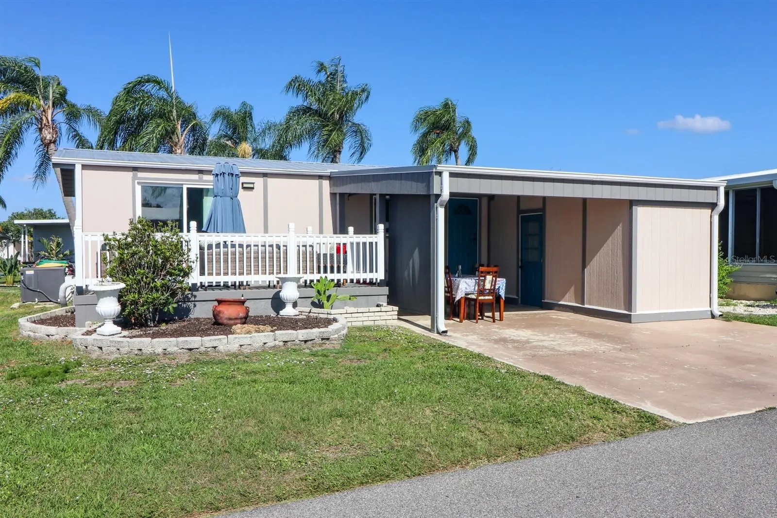 2100 Kings Highway, FL