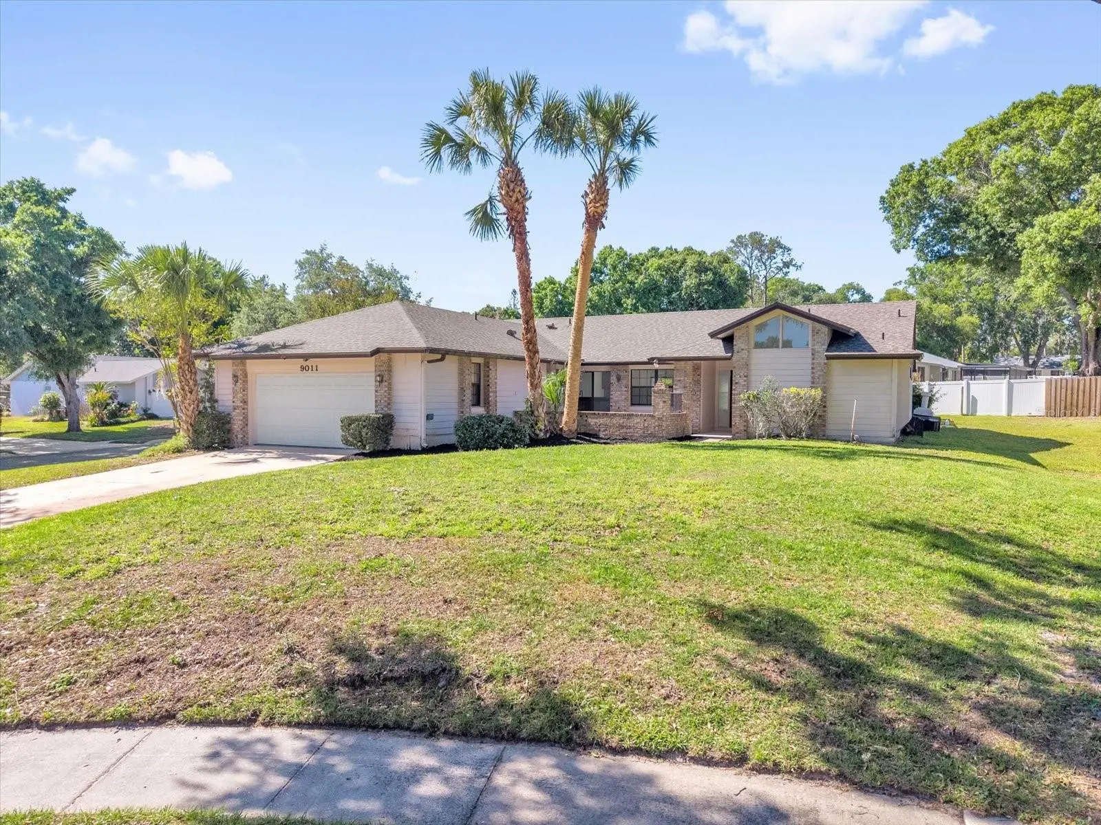 9011 Chapman Oak Court, FL