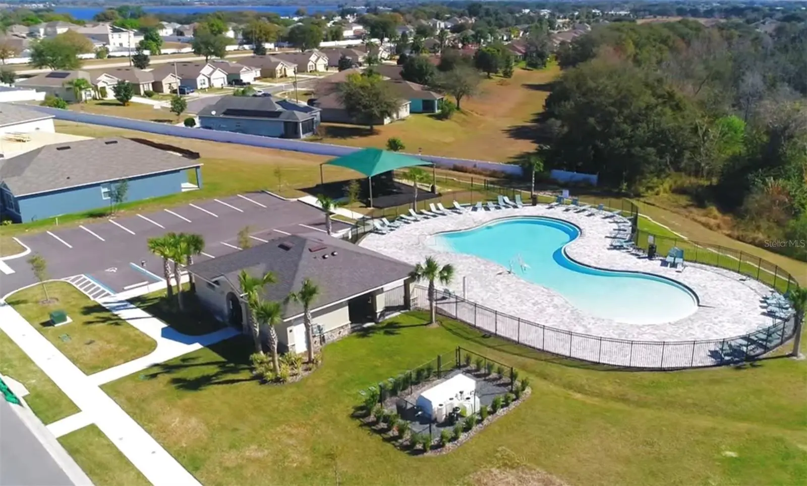 909 Cambridge Drive, FL