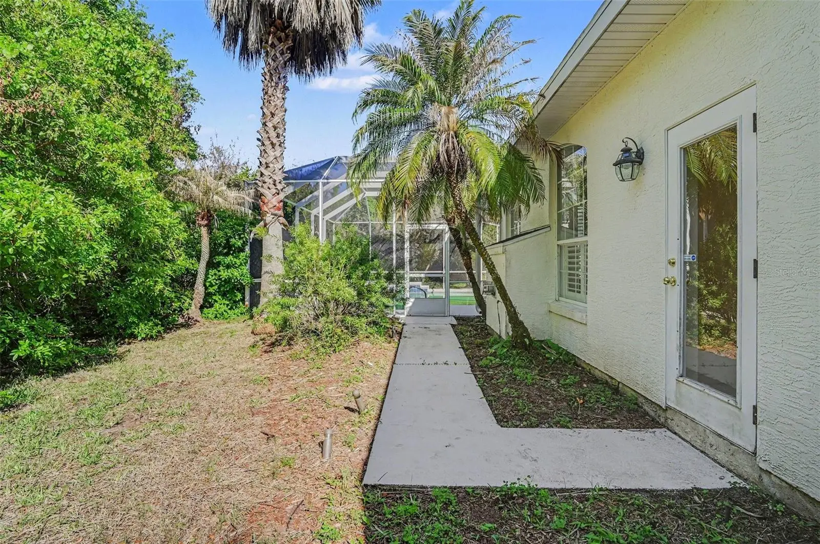 8 Fox Cliff Way, FL