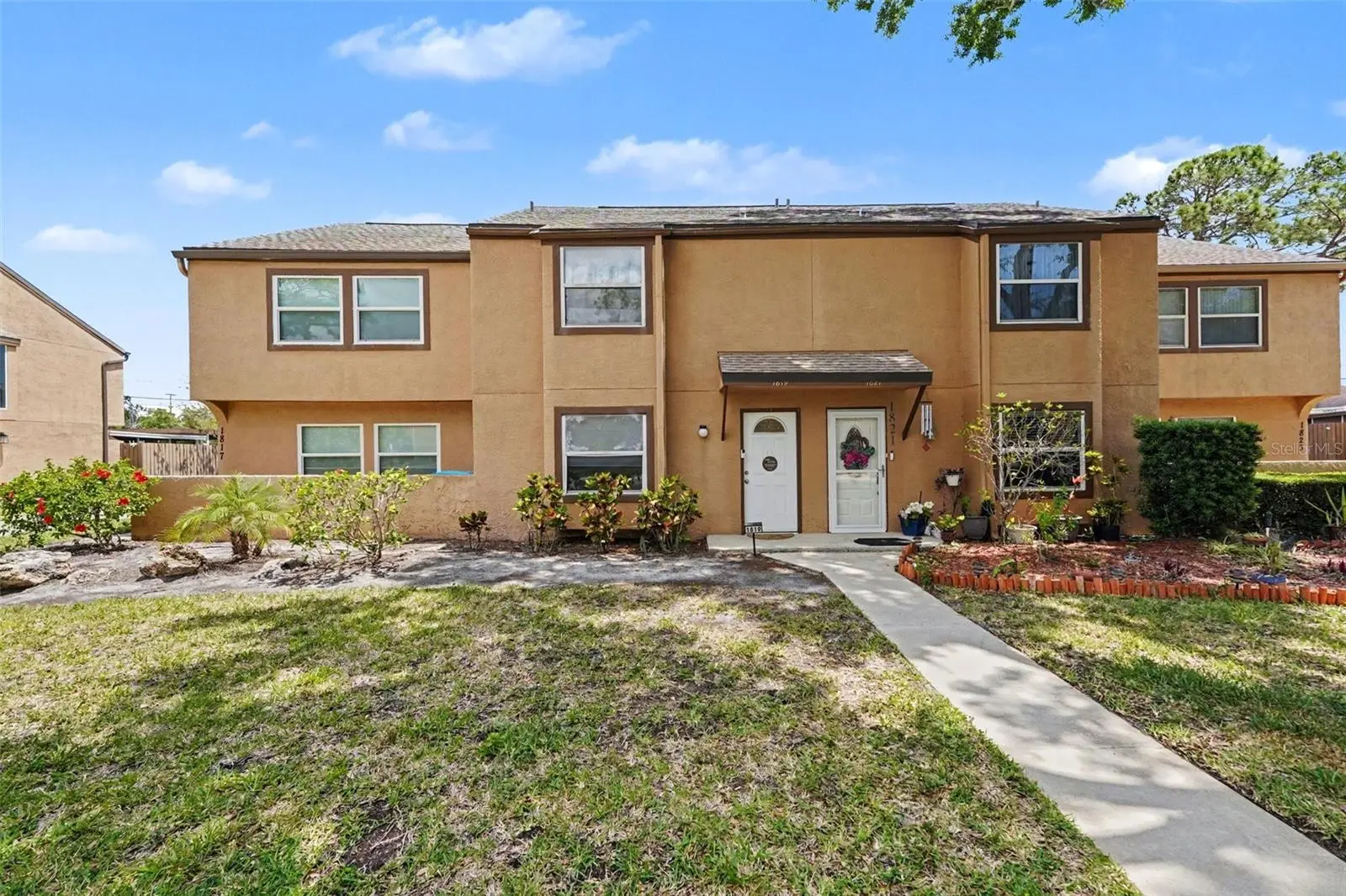 1819 Clearbrooke Dr