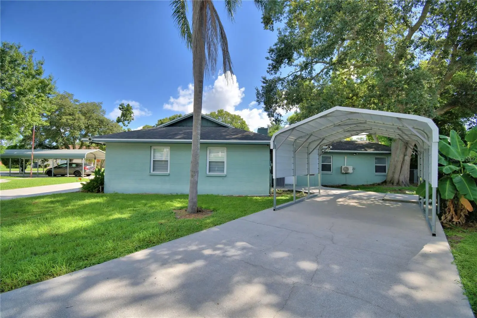 2405 Roslyn Ln #C