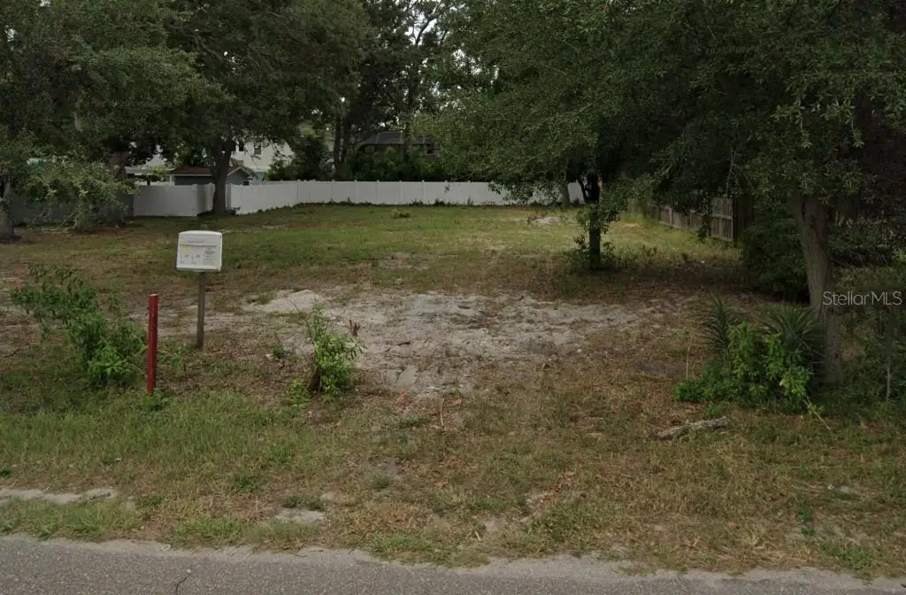 2405 Lois Avenue, FL