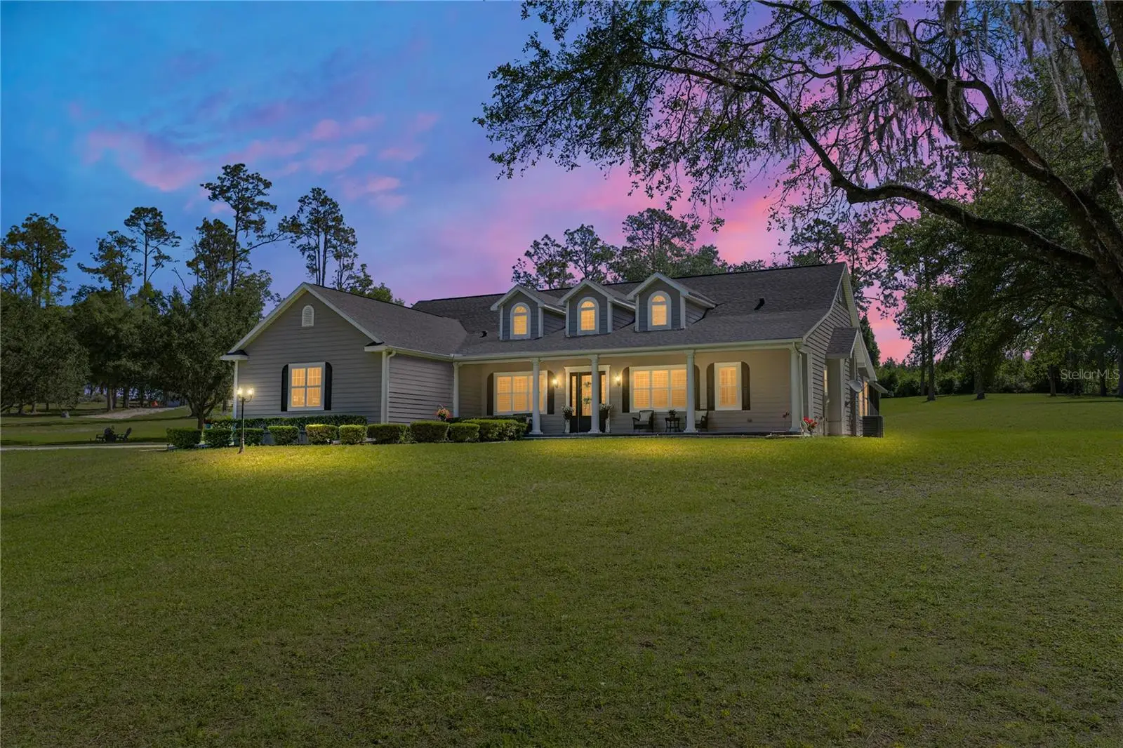 810 Savannah Oaks Drive, FL