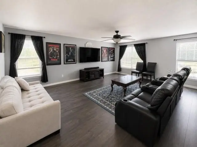 1042 Horseshoe Falls Drive, FL