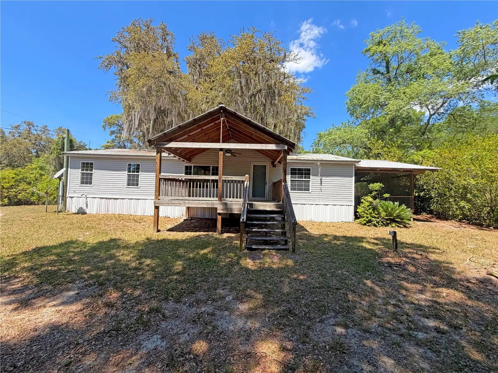 120 Peach, FL
