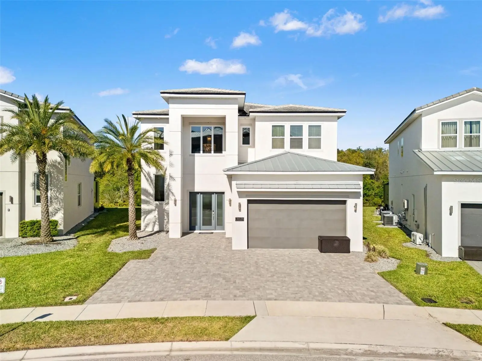 2021 Oak Creek Loop, FL