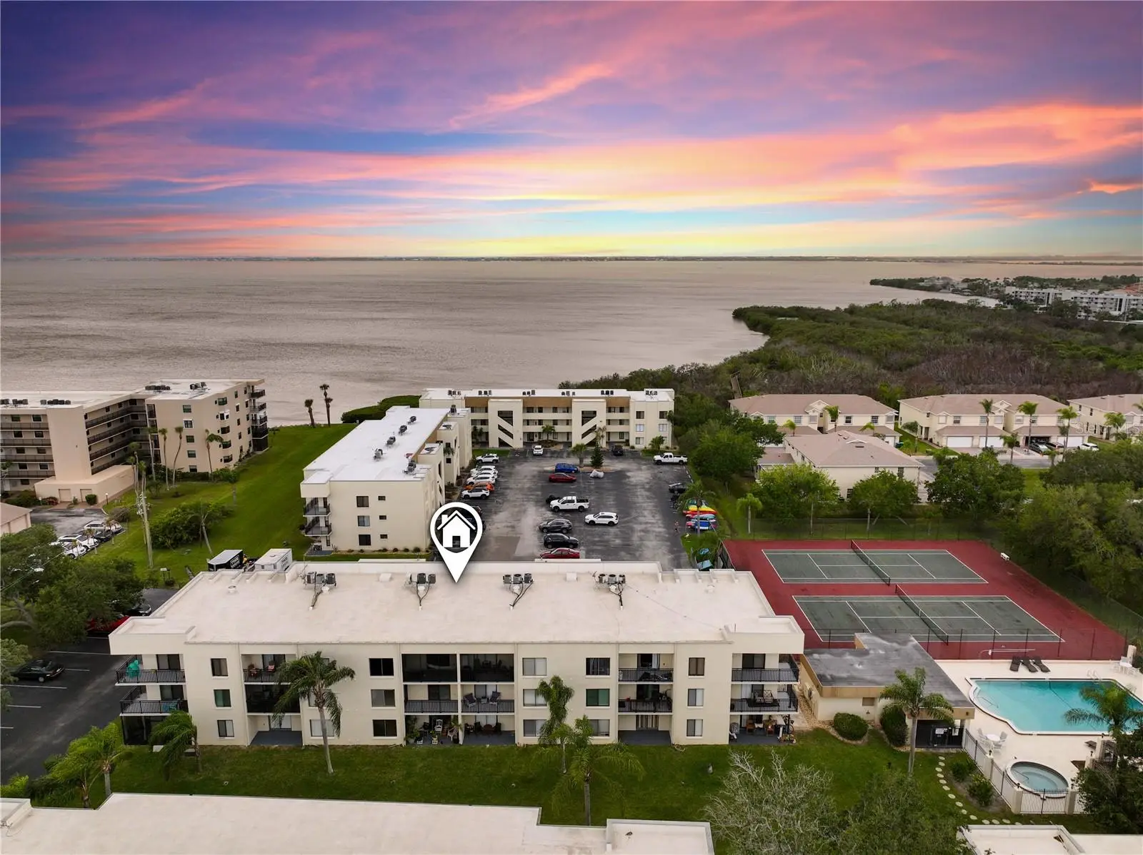 200 International Dr, FL