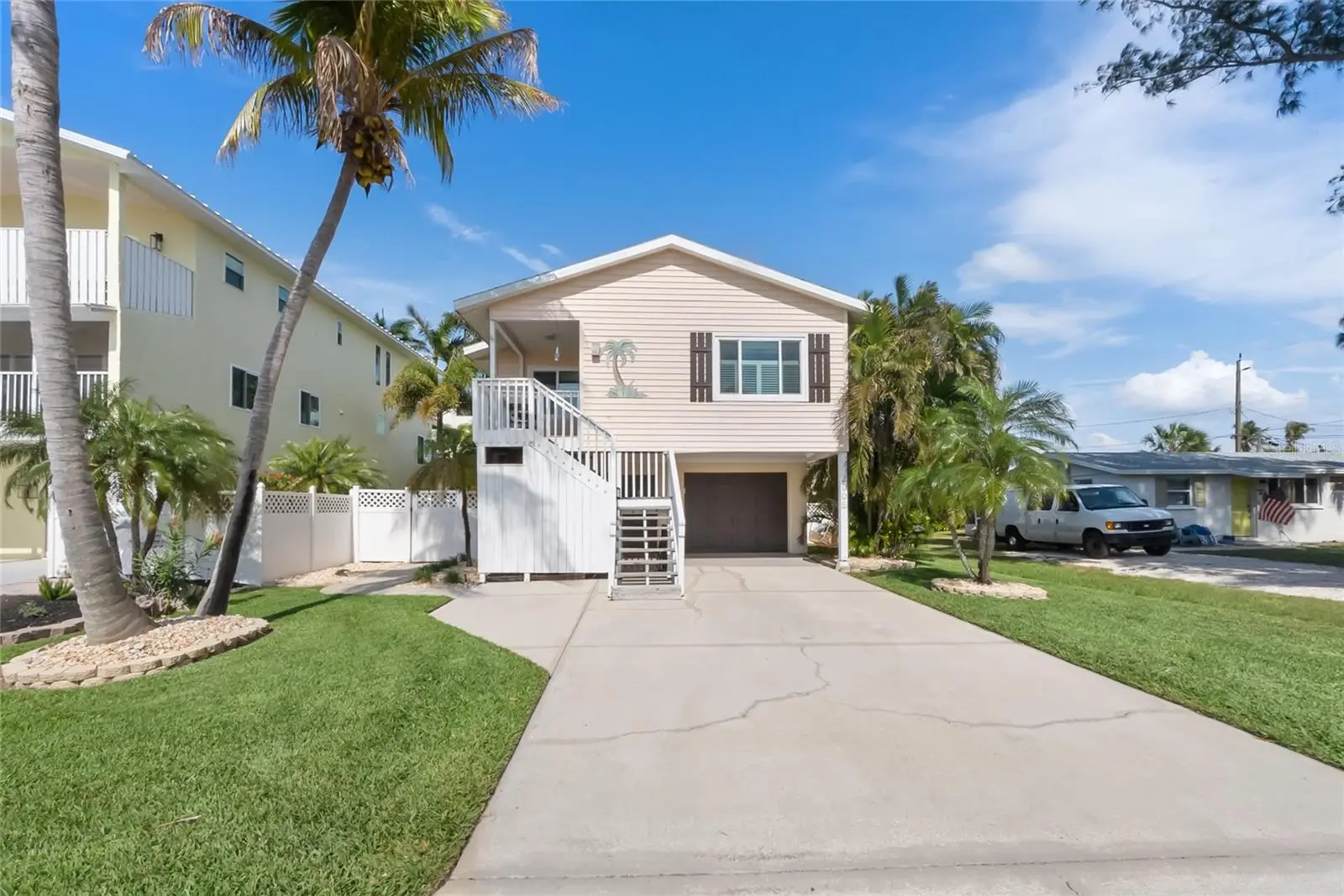 2905 Avenue C, FL