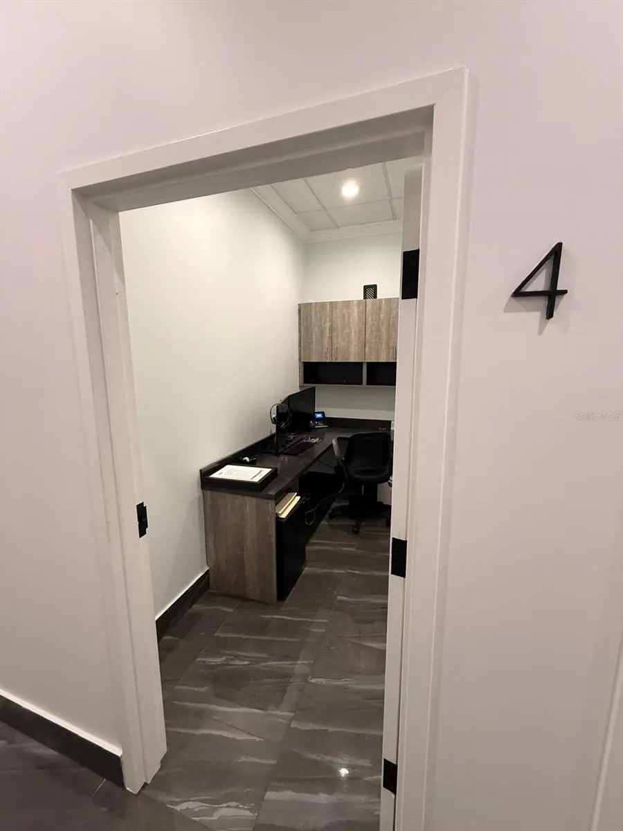 7901 Kingspointe Parkway, FL