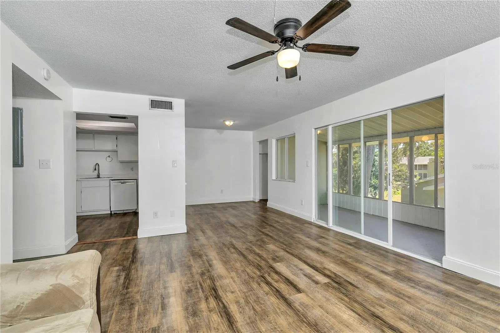 637 Silver Pass, FL