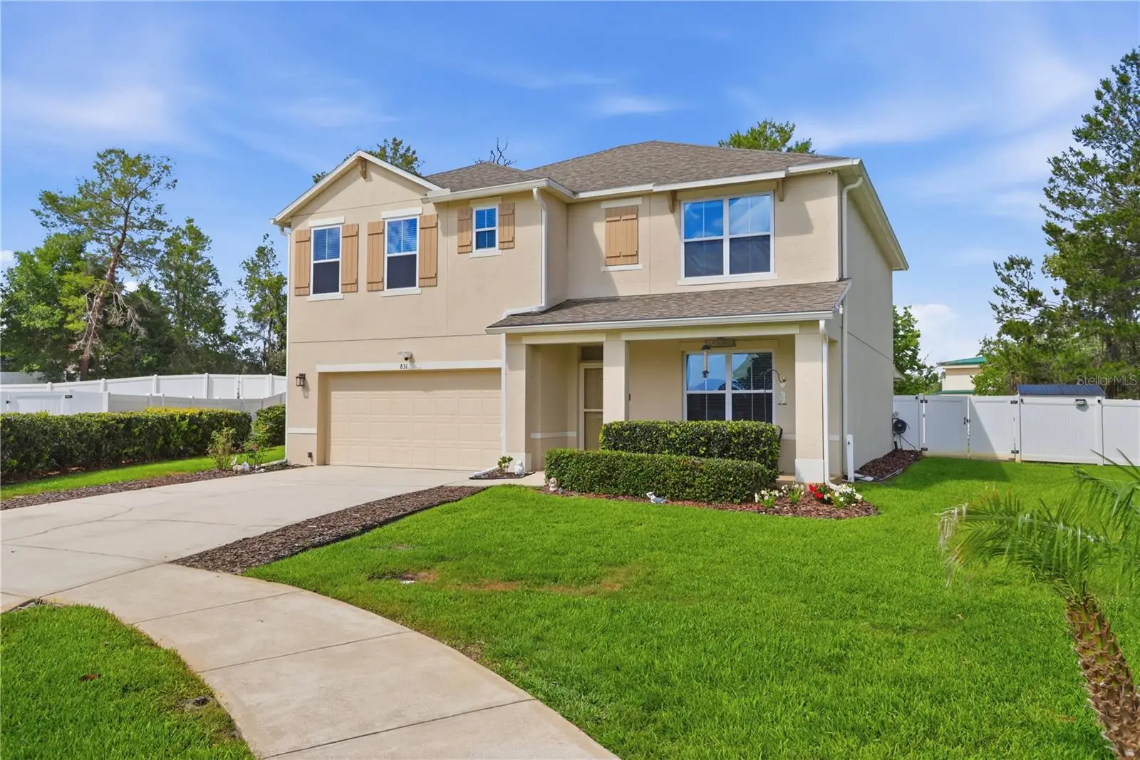 831 Oak Hollow Loop, FL