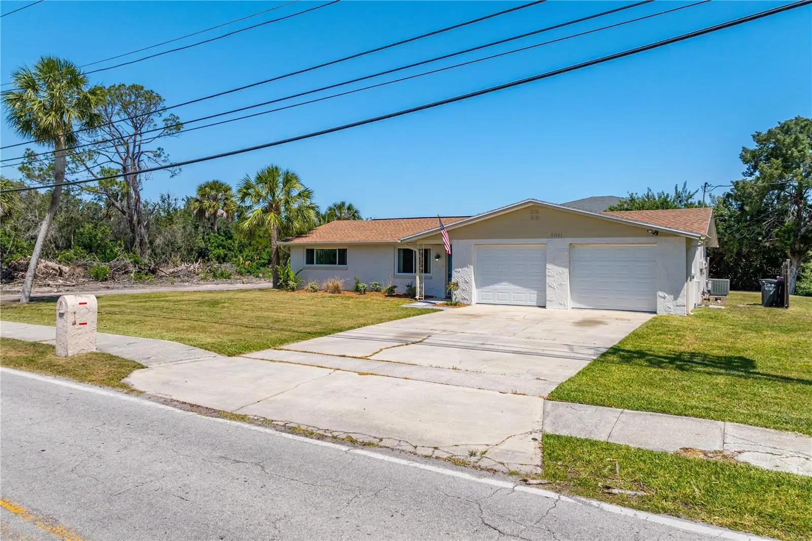 5041 Bay Boulevard, FL