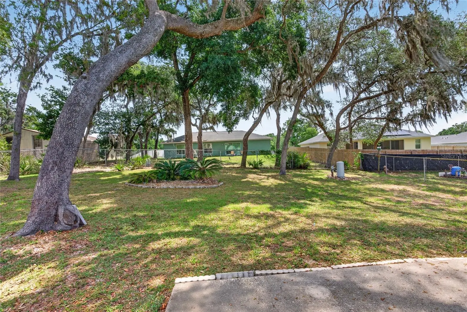 42 Larch Radial, FL