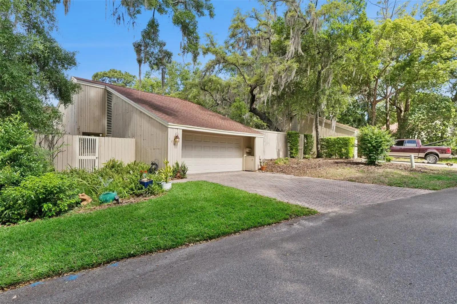 106 Hidden Oak Drive, FL