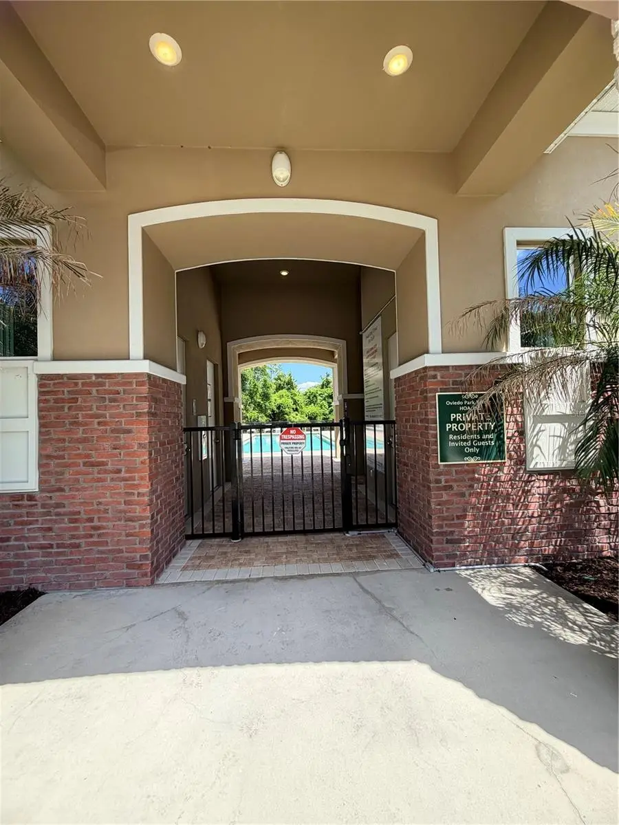 476 Portico Court, FL