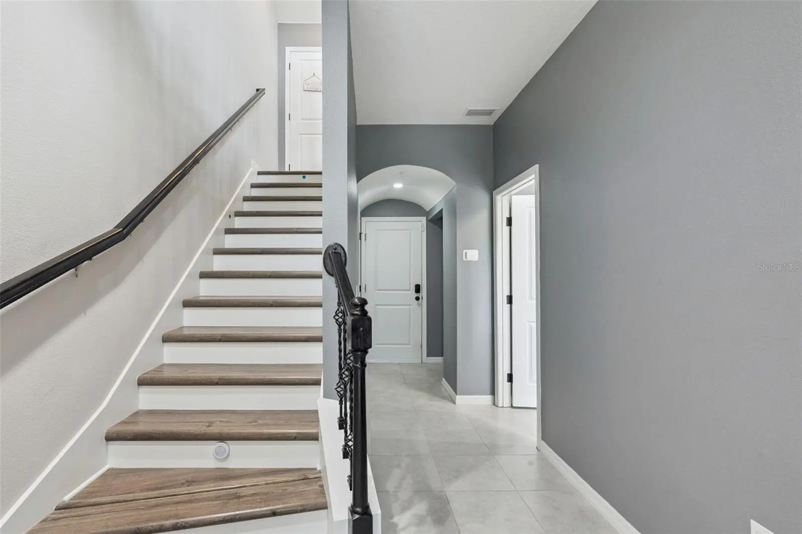 476 Portico Court, FL