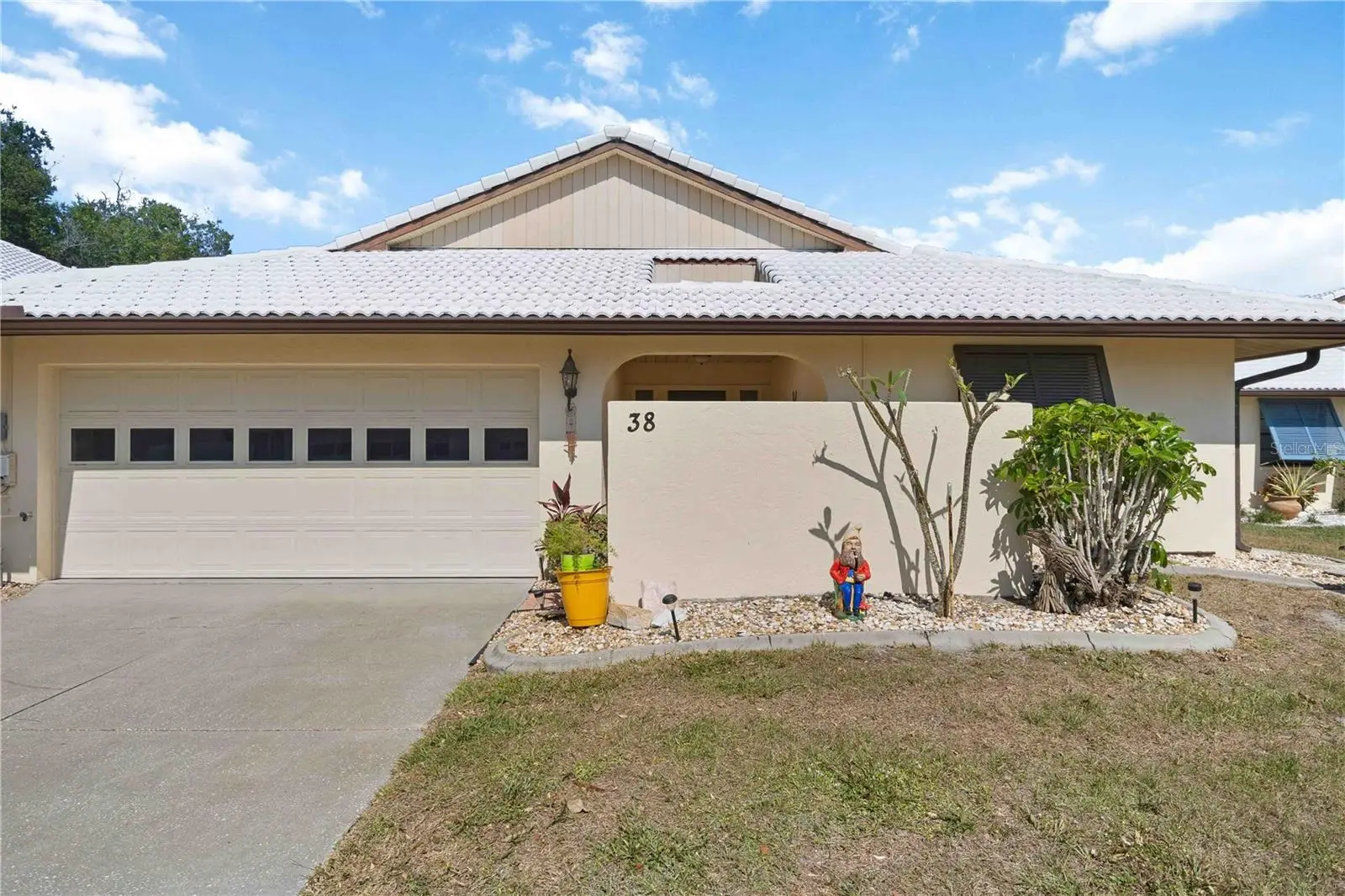 38 Pebble Rock Drive, FL