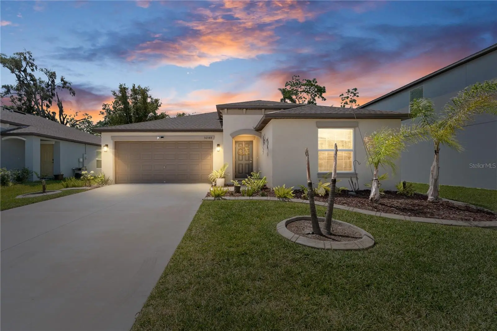 36548 Garden Wall Way, FL