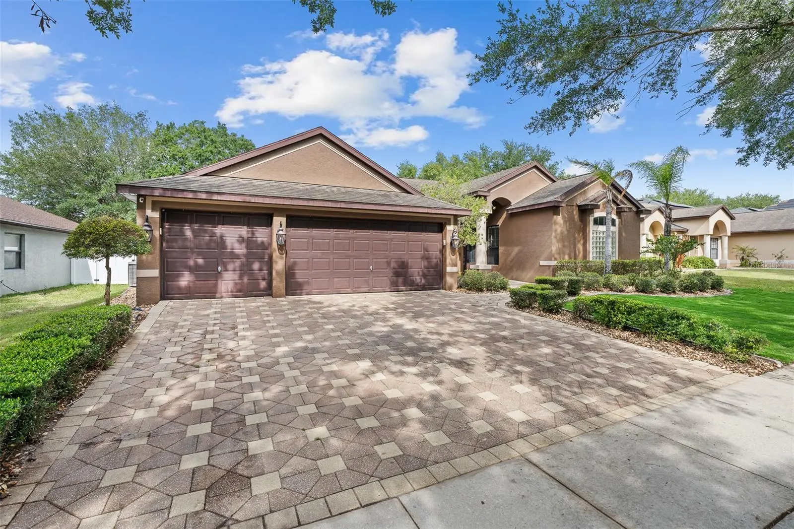 1059 Natural Oaks Drive, FL