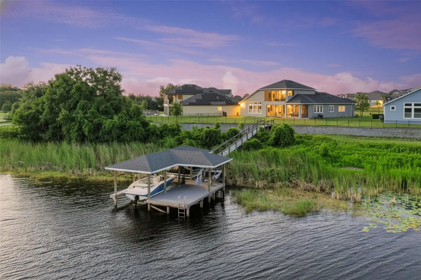 17060 Secret Hollow Loop, FL