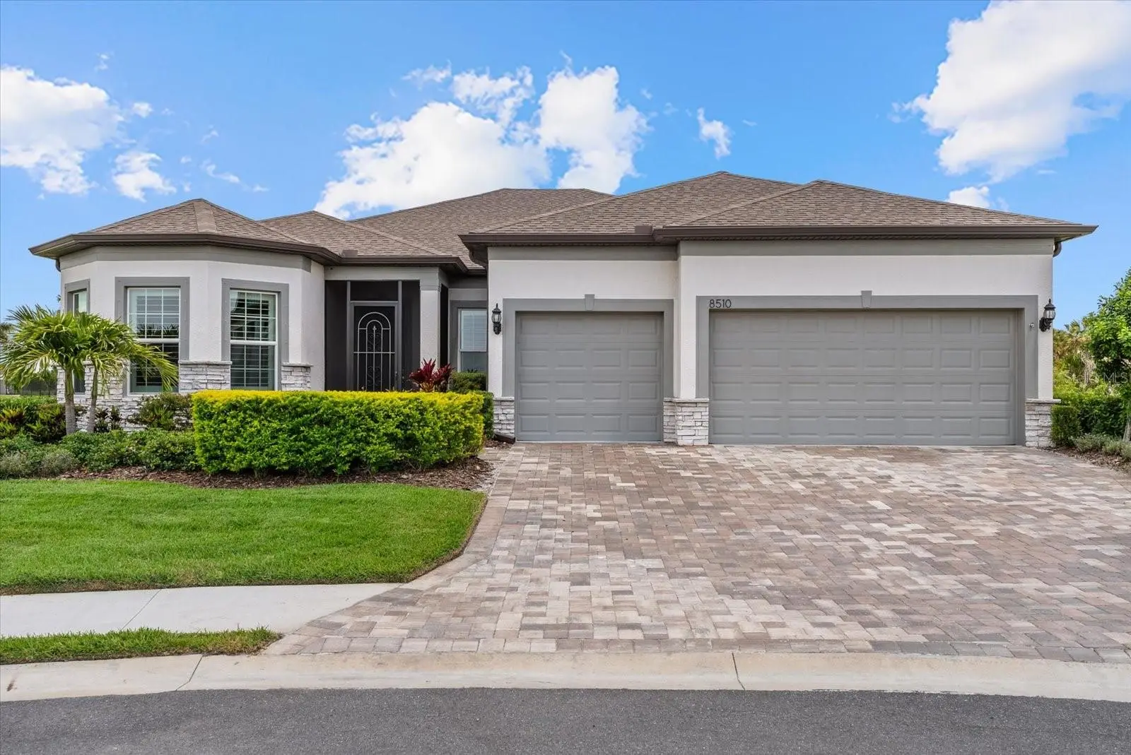 8510 Coastal Palms Glen, FL