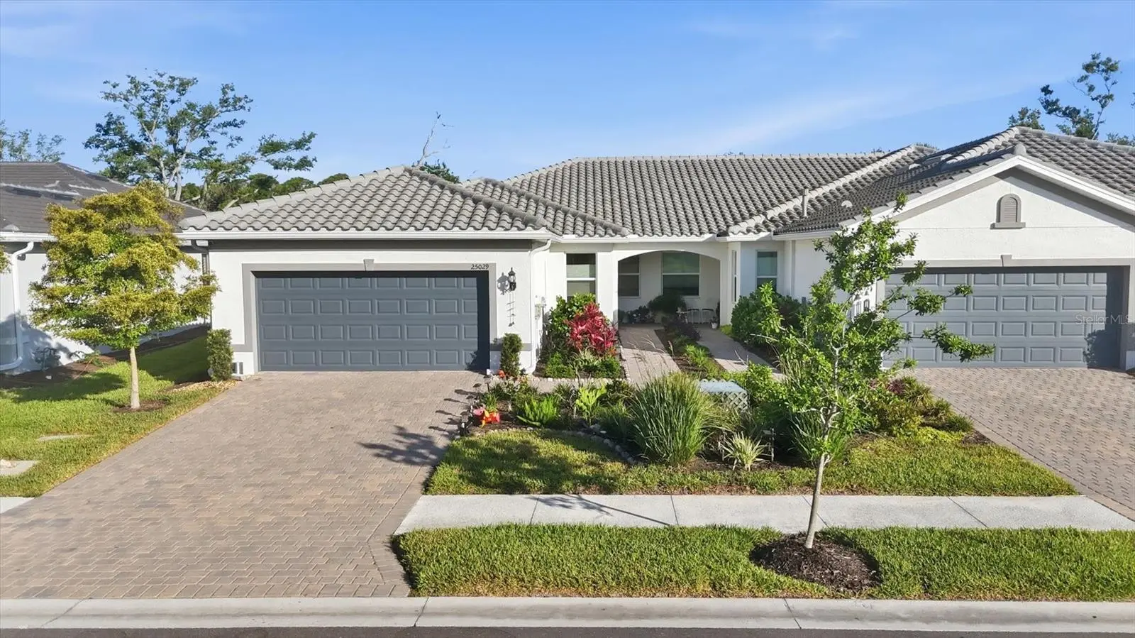 25029 Pearl Lake Circle, FL