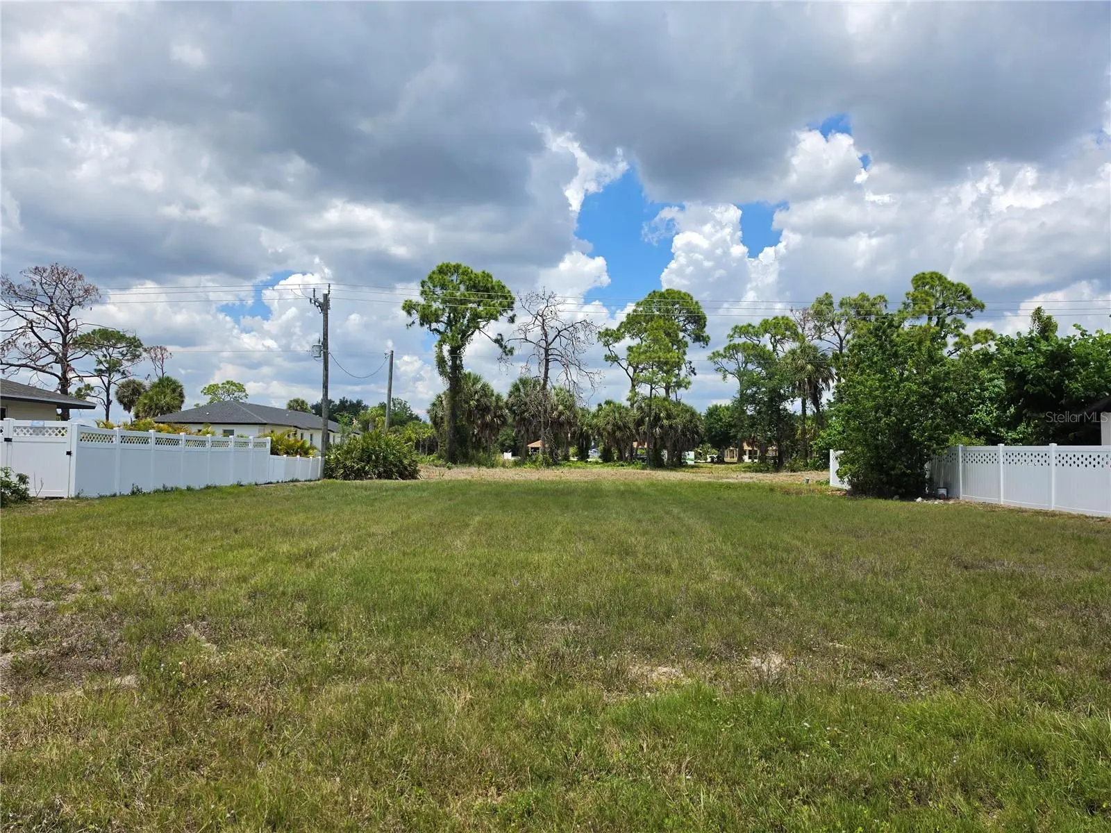 193 Annapolis Lane, FL