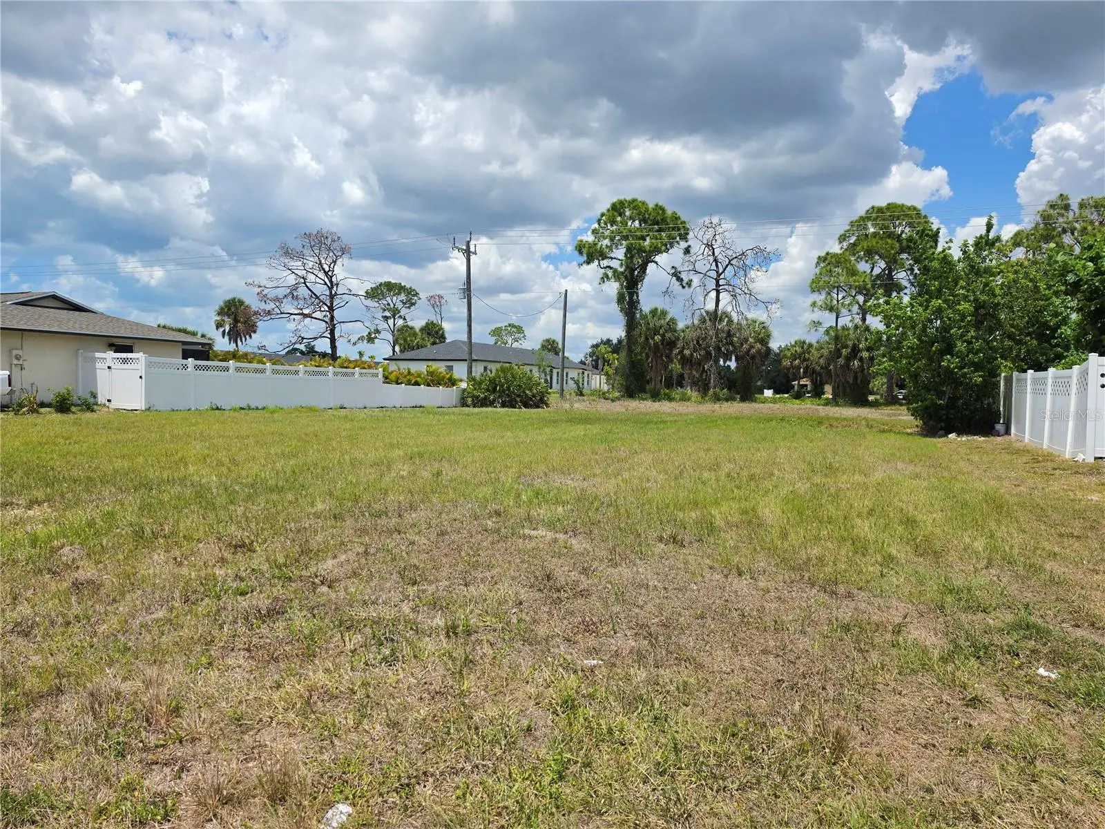 193 Annapolis Lane, FL
