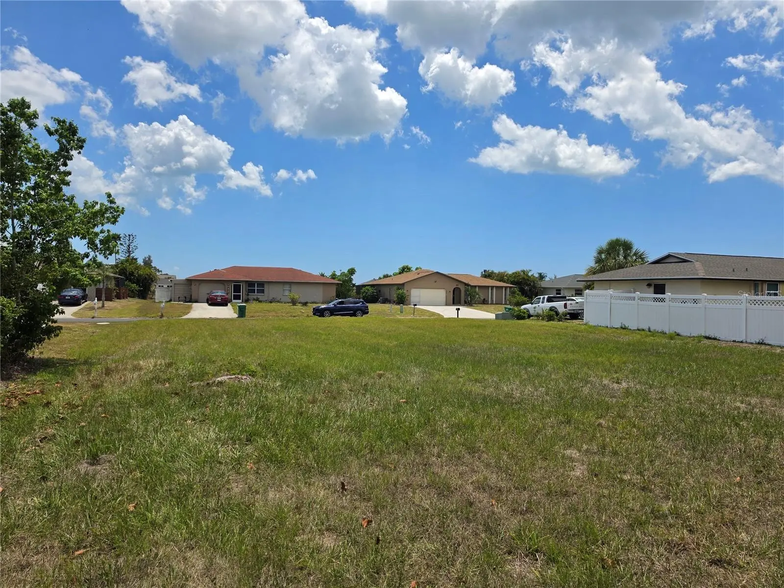 193 Annapolis Lane, FL