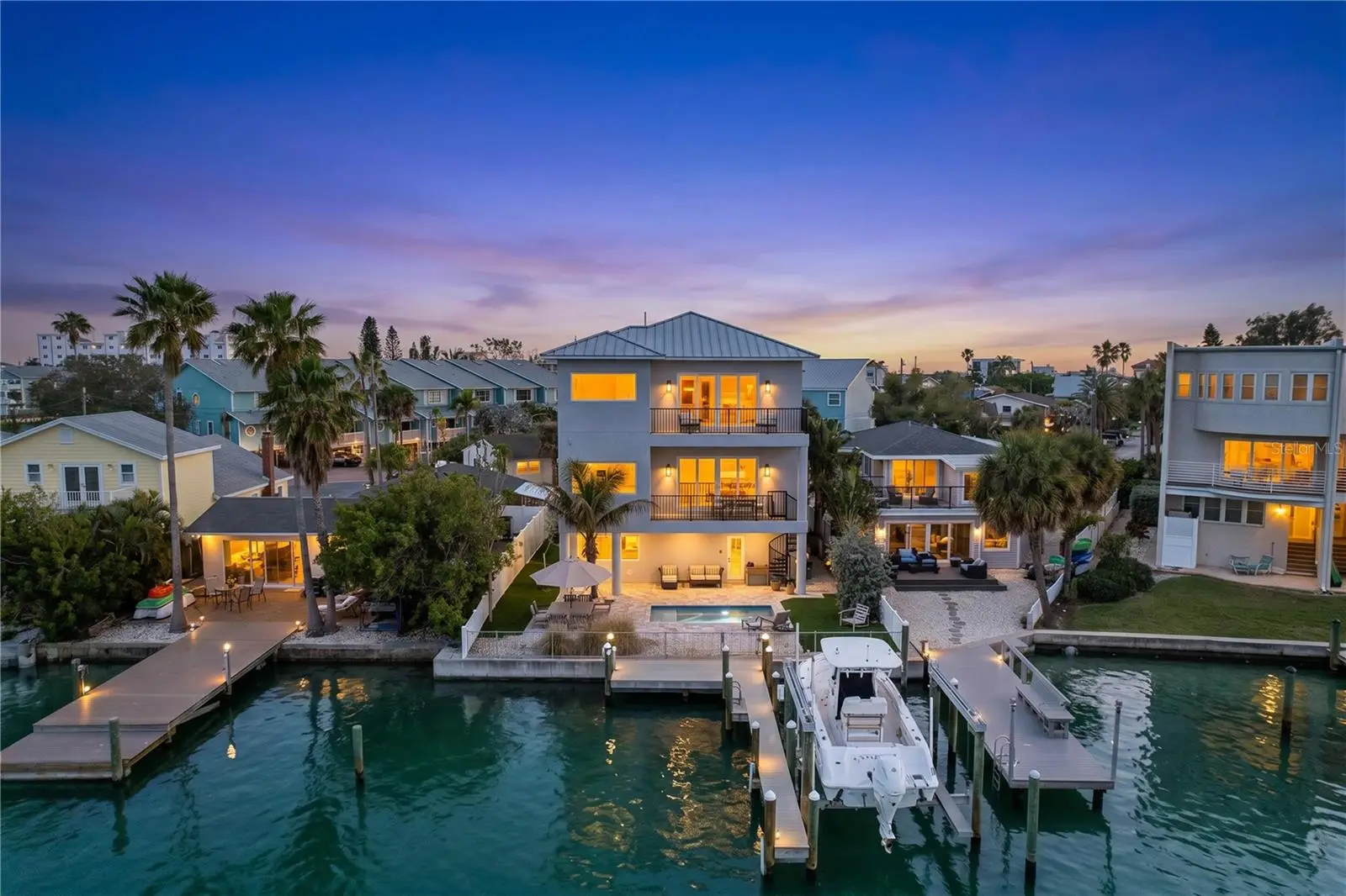 306 Bay Plz, FL