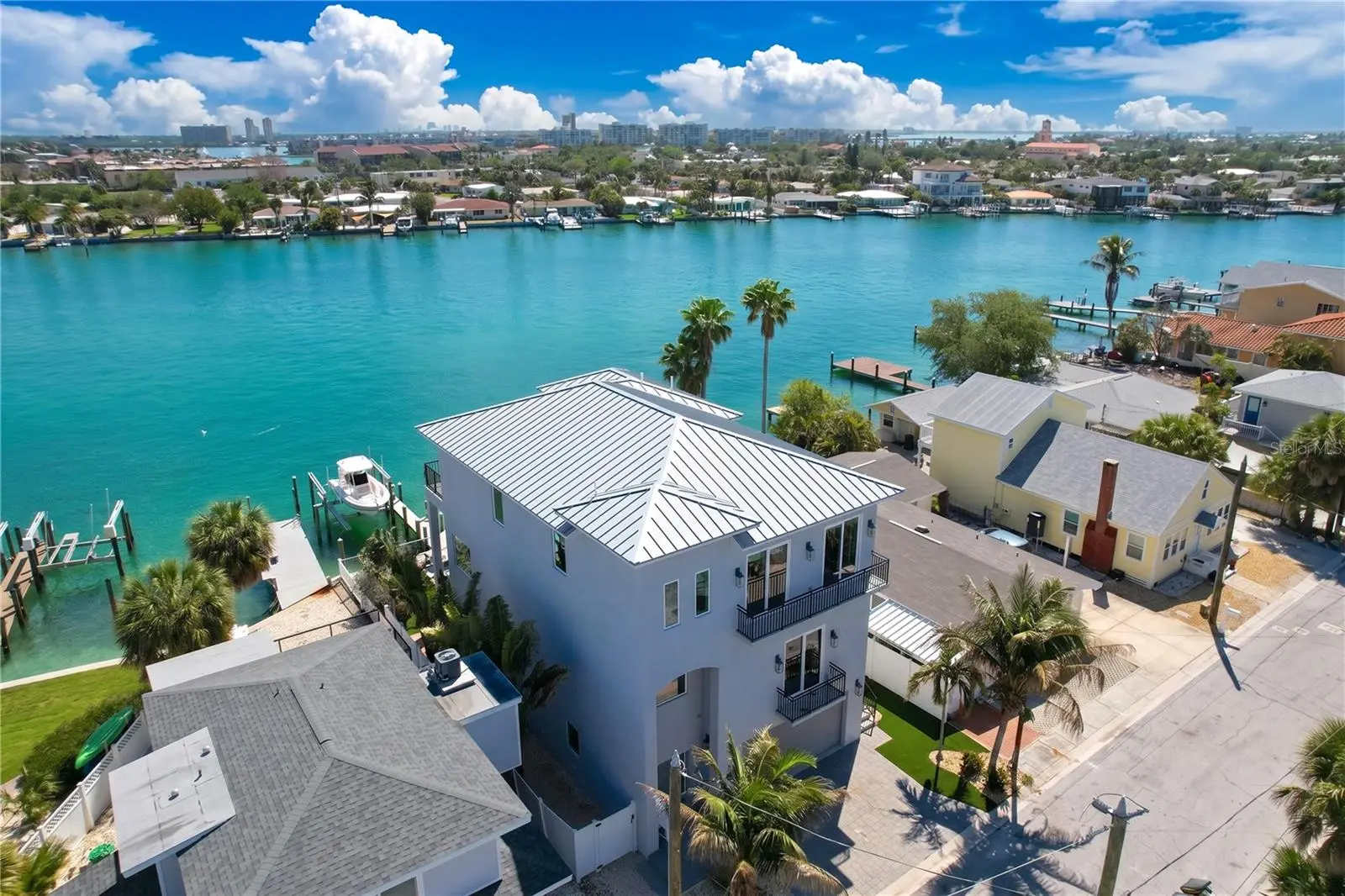 306 Bay Plz, FL