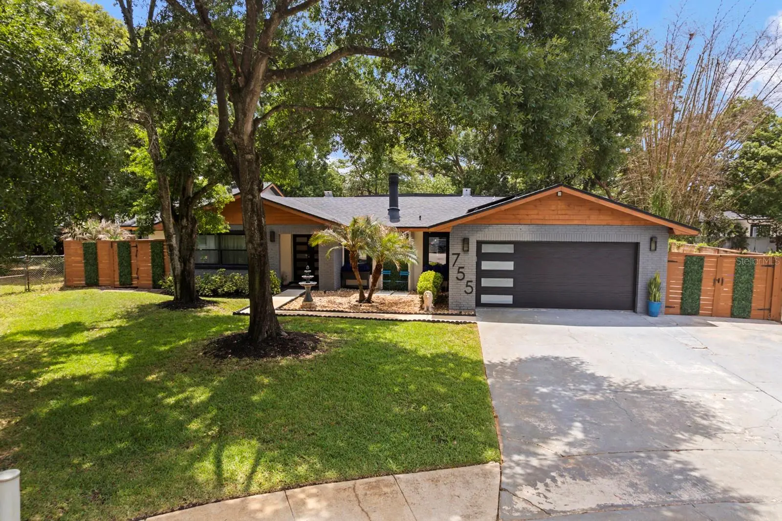 755 Woodside Road, FL