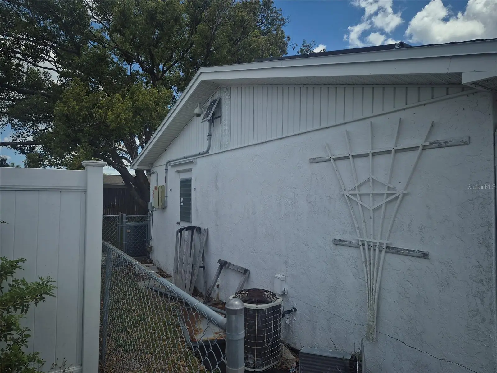 3245 Fairmount Drive, FL