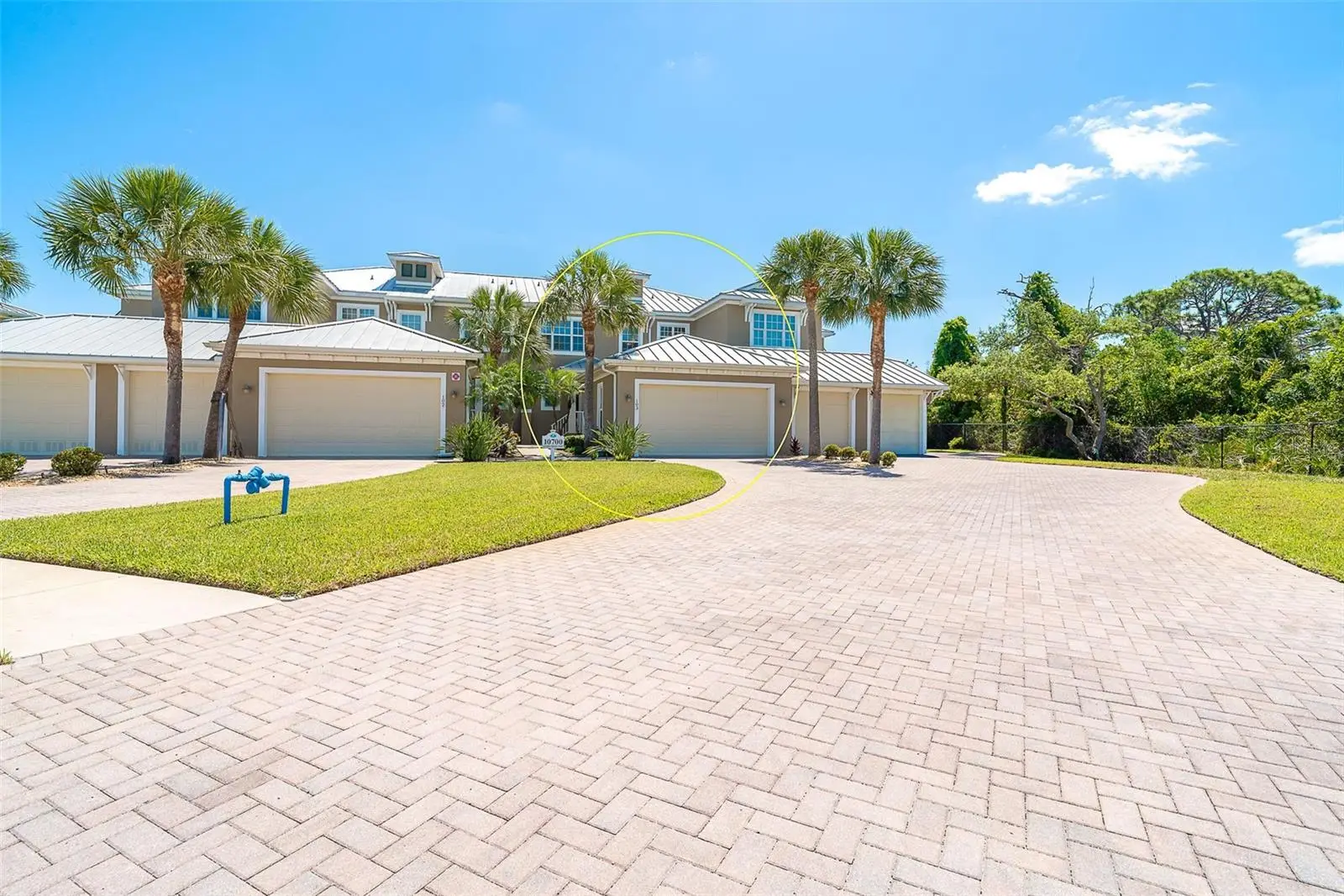 10700 Lemon Creek Loop, FL