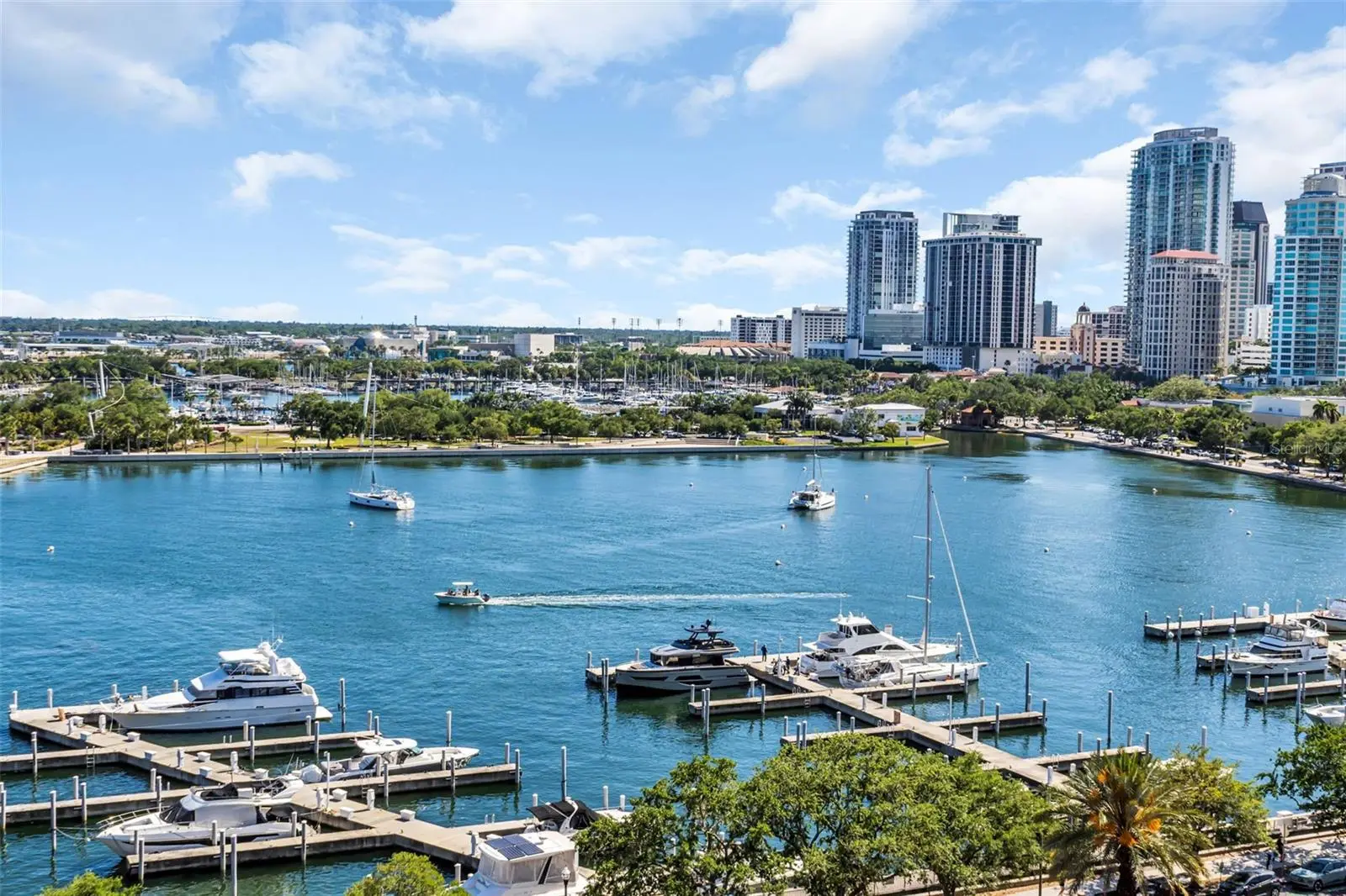 555 5th Avenue, FL