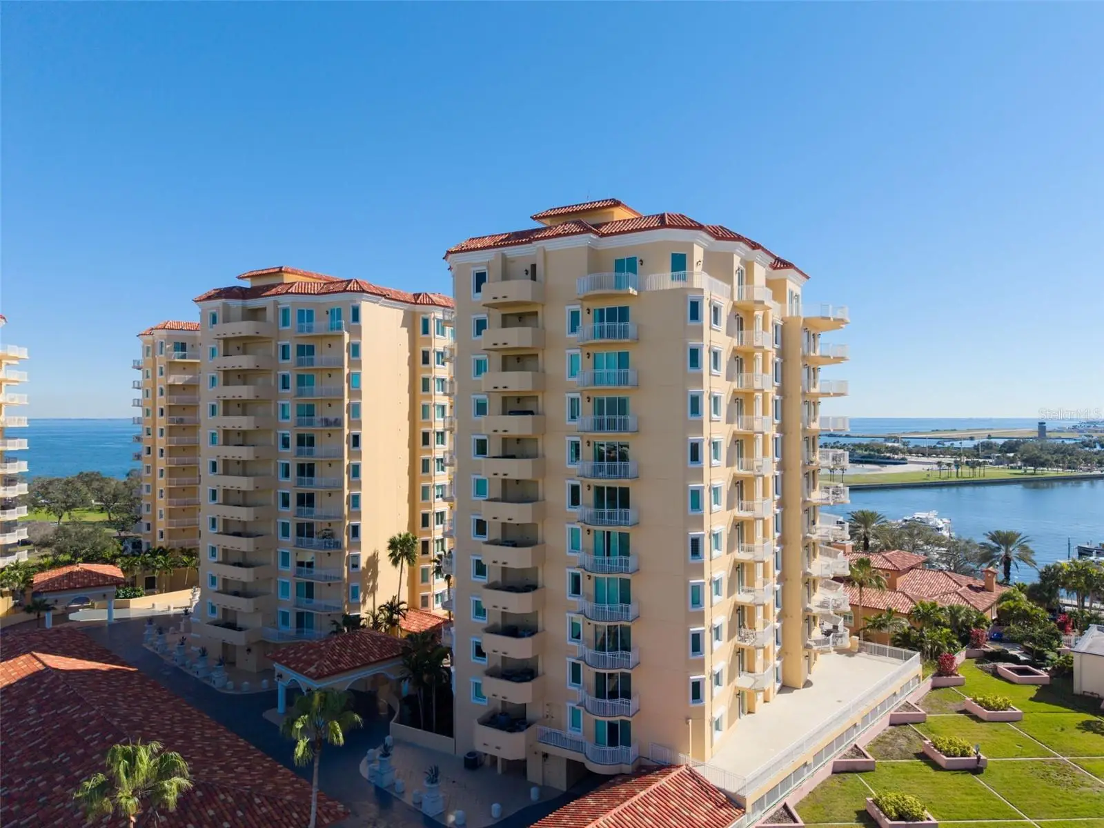 555 5th Avenue, FL
