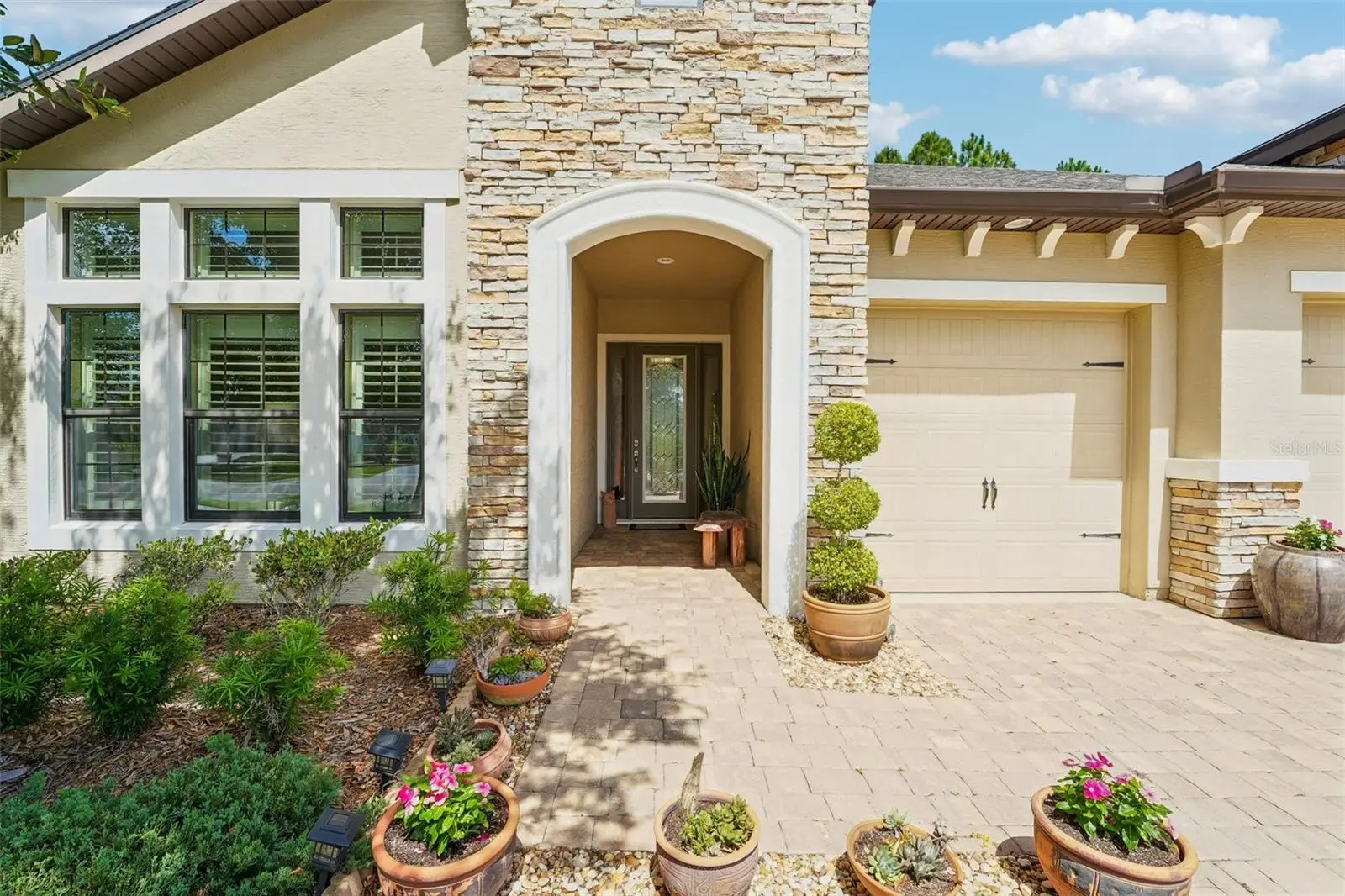 648 Southlake Drive, FL