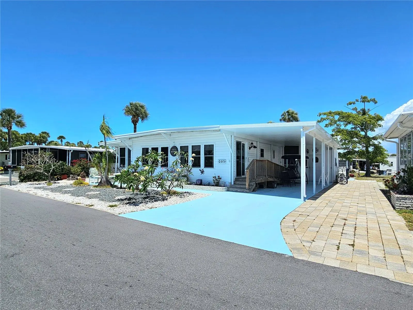 205 Via Veneto, FL