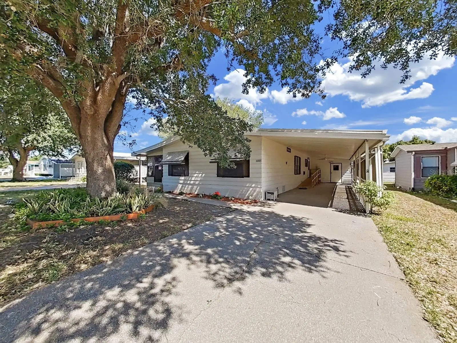 1688 Foxway Dr, FL
