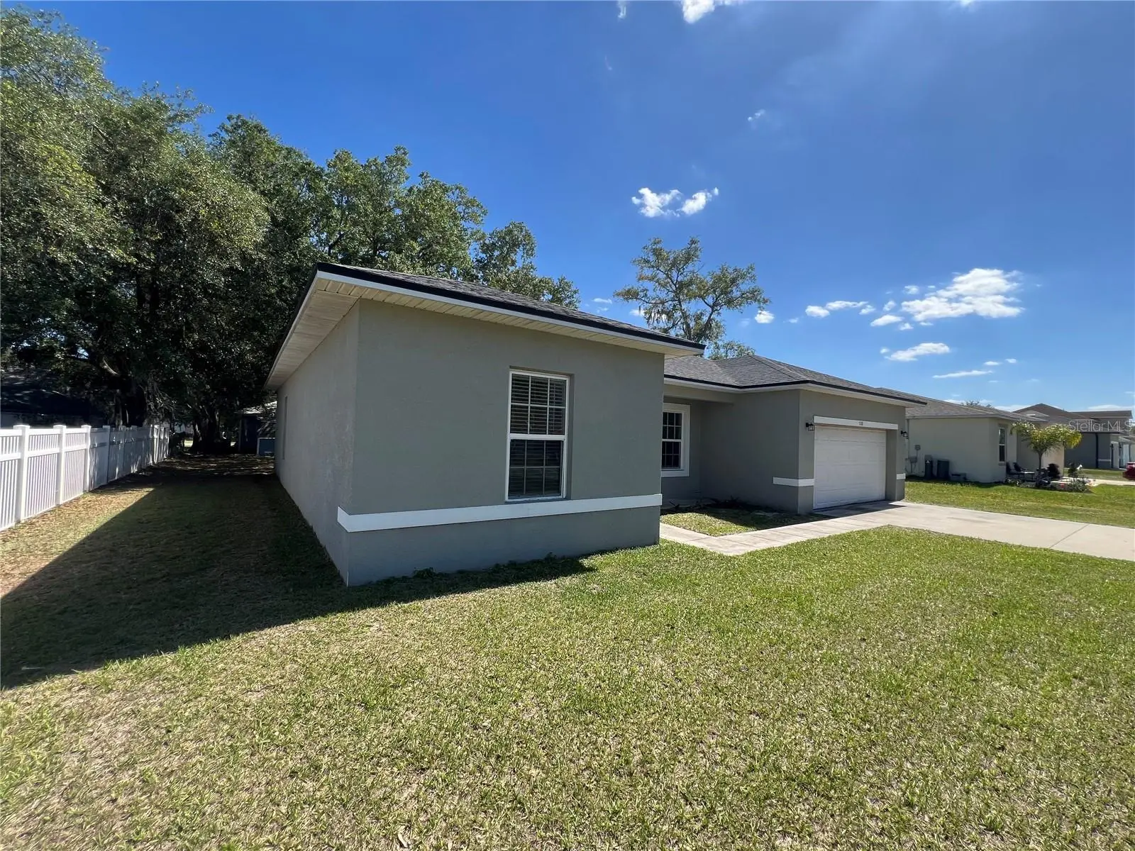 528 Finch Lane, FL