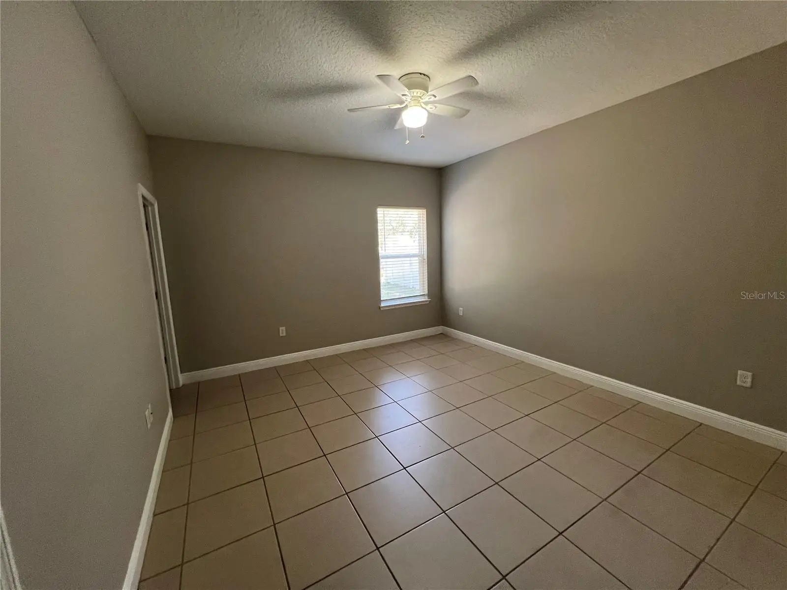 528 Finch Lane, FL