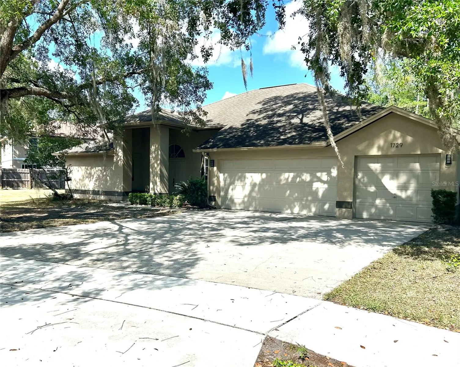 1729 Buckhorn Place, FL